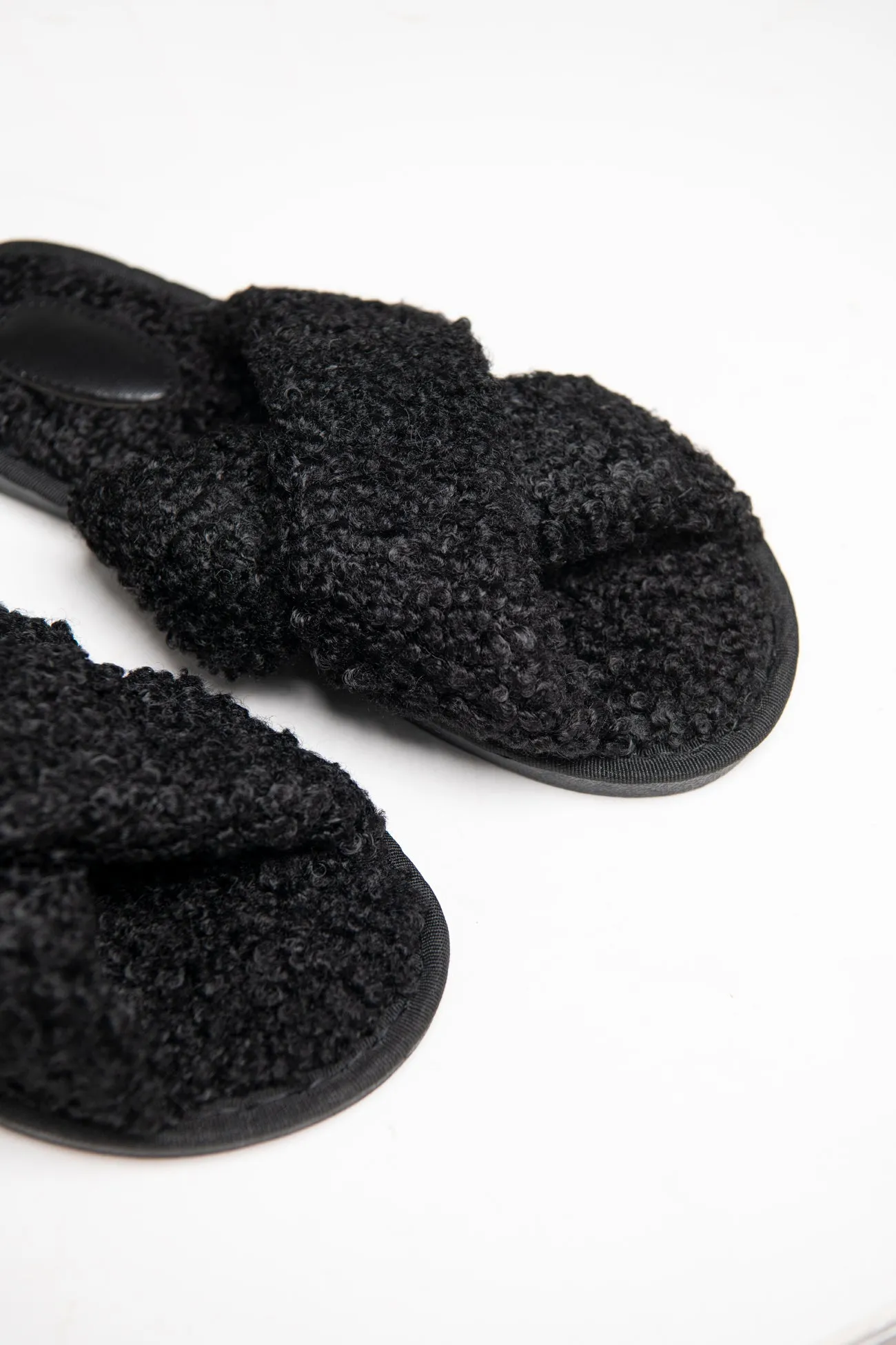 BEDROOM SLIPPERS