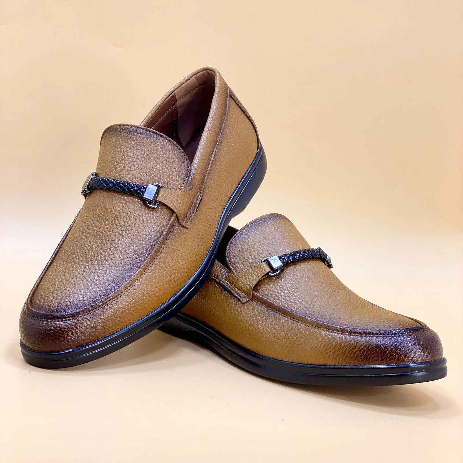 NEW ,  MEN SHOES  M17 , MADE IN CHINA