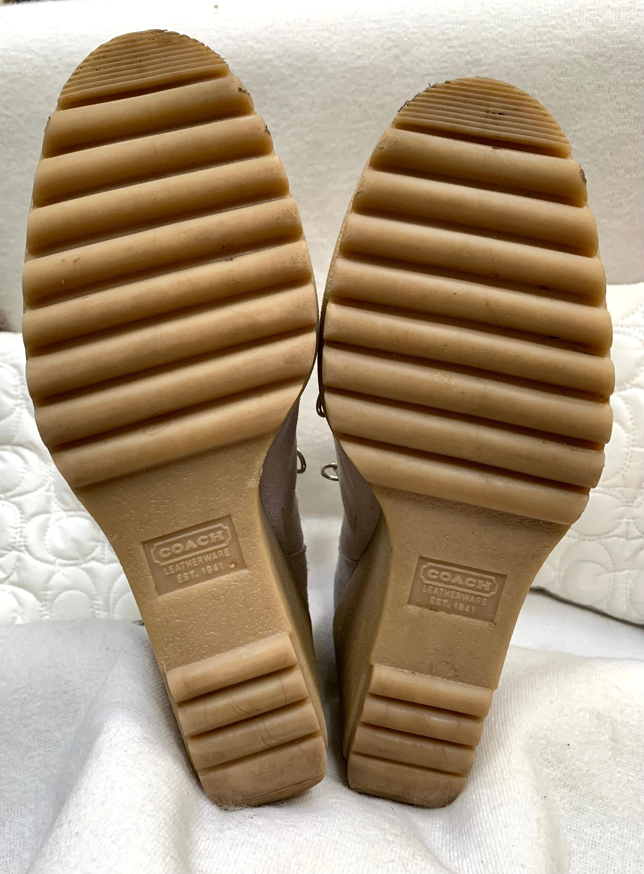 TORY BURCH OLIVE GREEN WEDGE BOOTIES (PREOWNED)